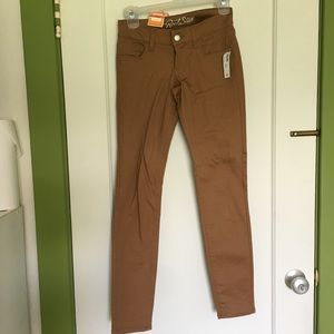 NWT Old Navy Rockstar Brown Skinnies