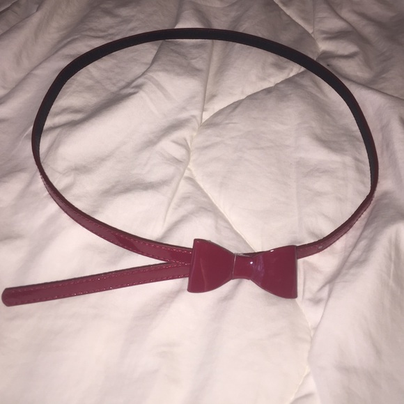 Small faux leather belt