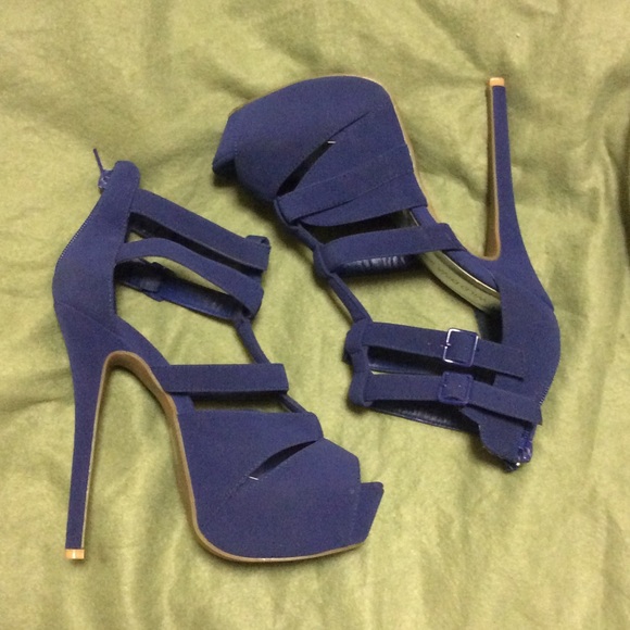 High heels - Picture 2 of 2