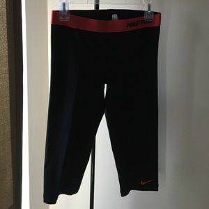NIKE PRO DRI-FIT crops size medium