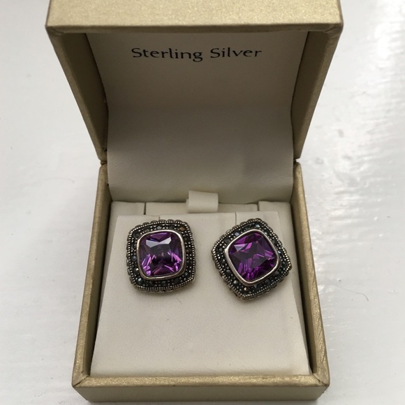 Gorgeous large sized earrings!