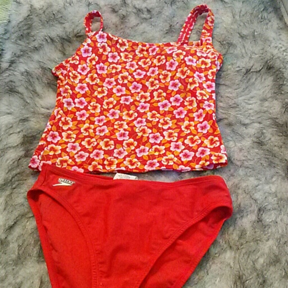 Two piece Speedo brand tankini bathing suit
