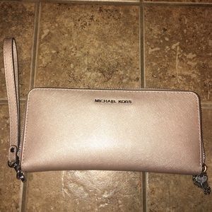 Michael Kors Rose Gold Wallet