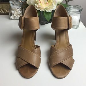 Tan casual heeled sandal
