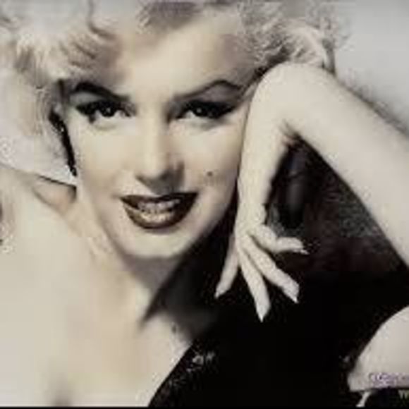 Meet your Posher, Marilyn