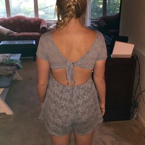 Backless lace romper