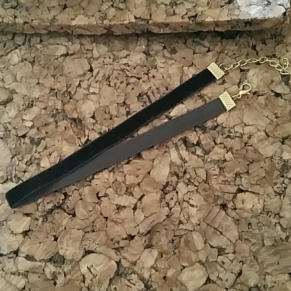 SKINNY VELVET CHOKER - Picture 2 of 3