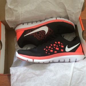 Nike Women's Flex Running Shoes (Size 8)