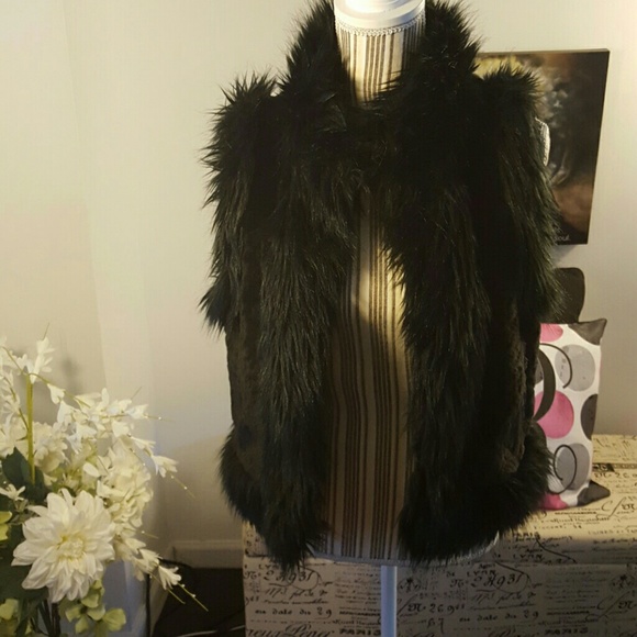Ann Taylor LOFT Faux fur vest