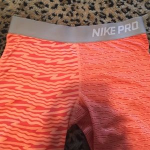 Nike Pro cropped leggings