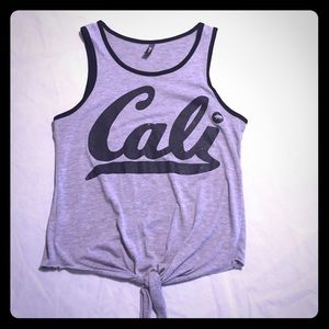 ✨Pretty Cali Top with a front Knot