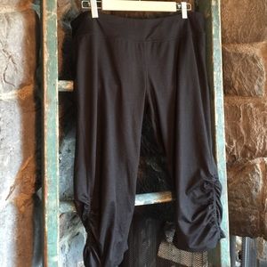 Ruched Knee-Length Yoga Pants SzXL