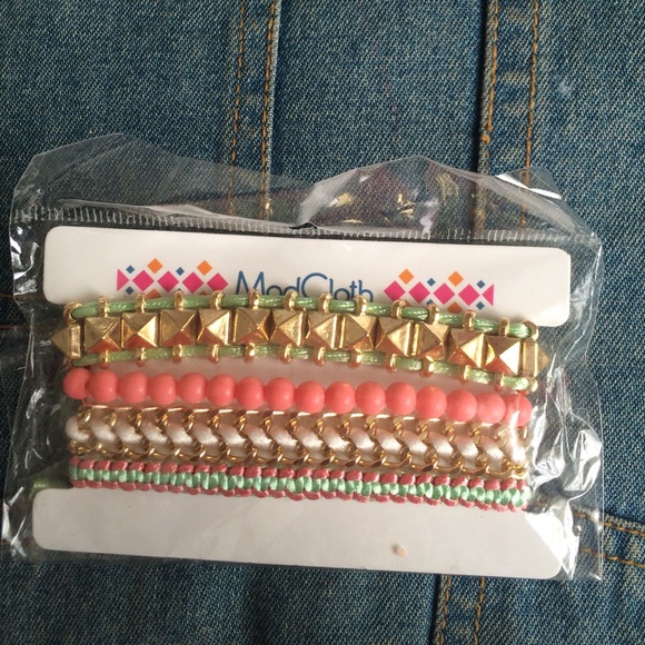MODCLOTH's Bead Bracelets - Picture 1 of 2
