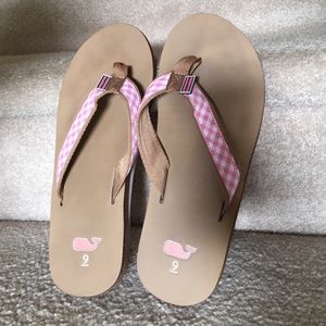 Women's Vineyard Vines leather flip flops size 9