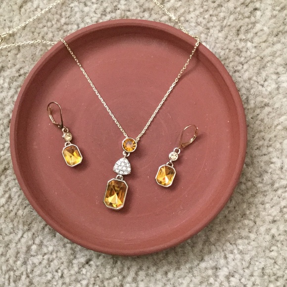 Simulated stones set.