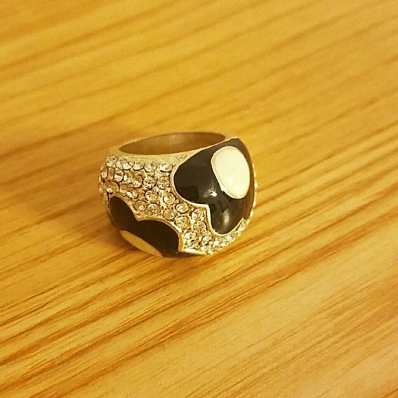Diamond flower ring