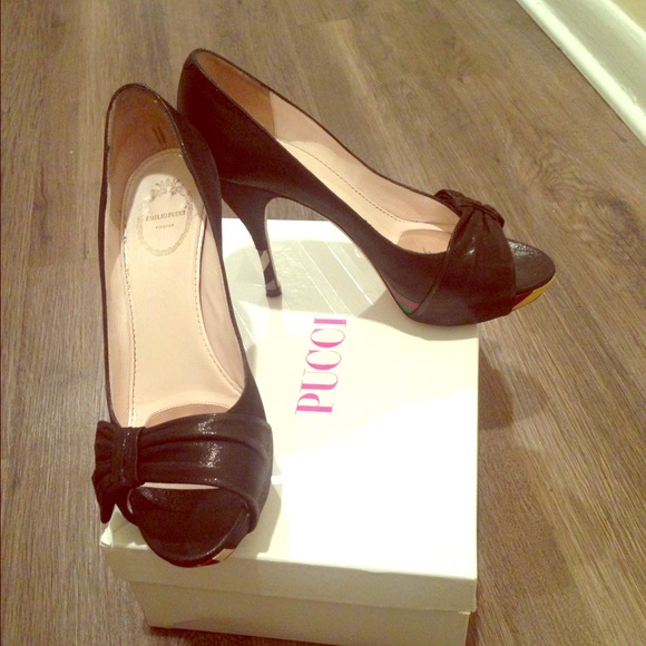 Pucci Black Peep Toe Pumps