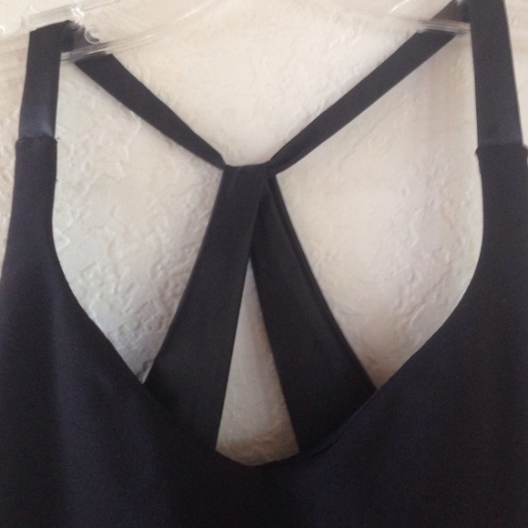 SOLD Lululemon Work Out Top bundled for jaspangs - Picture 4 of 4