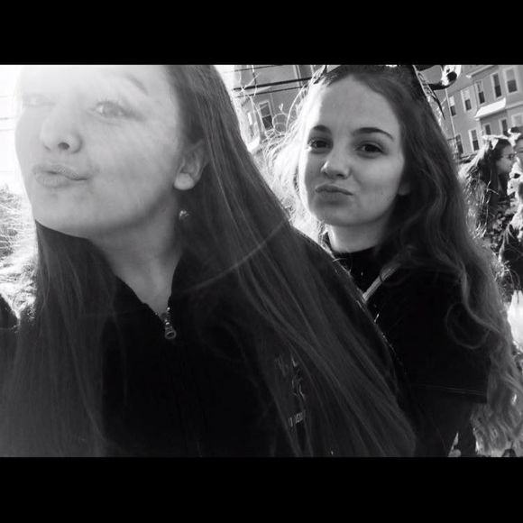 Meet your Posher, Abbi - Picture 1 of 1