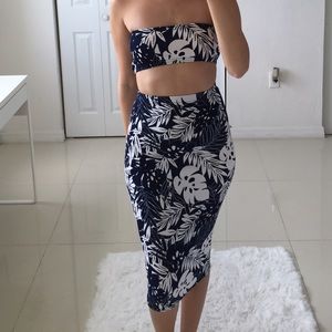 NAVY & WHITE PRINT SKIRT/BRALETTE SET