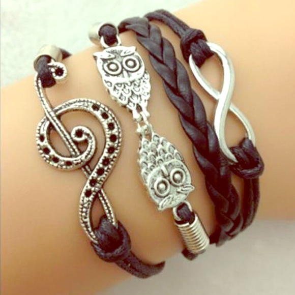 Charm bracelet