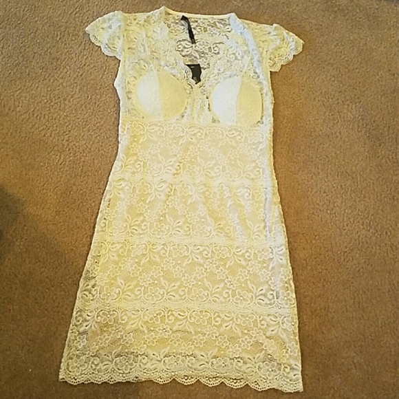 Cute lace overlay cap sleeve dress. Light cream. - Picture 1 of 2