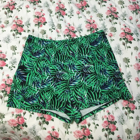 Victoria's Secret PINK Palmprint Highwaisted short