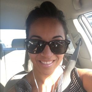 Meet your Posher, Leslie