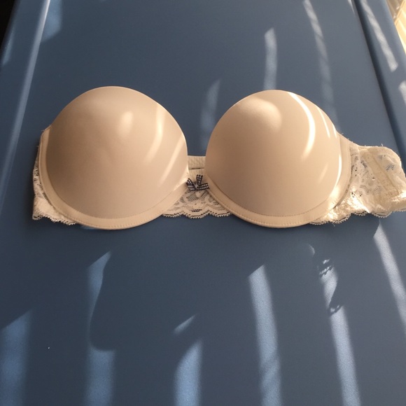 Lace white strapless padded bra