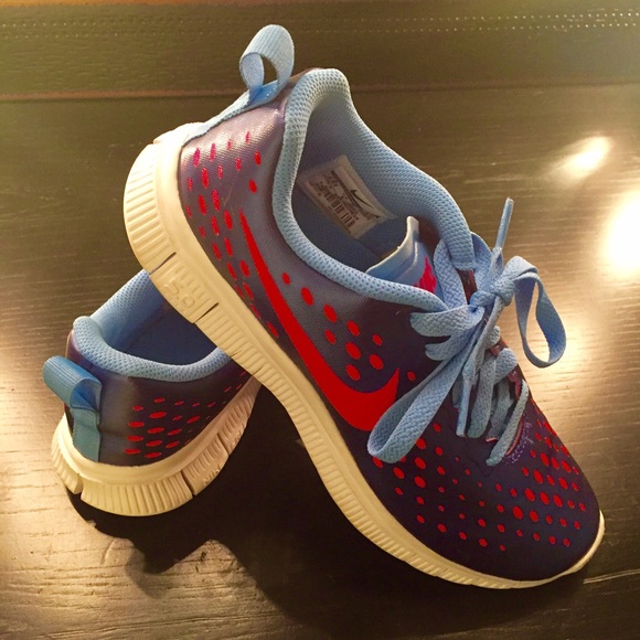 Nike free runs