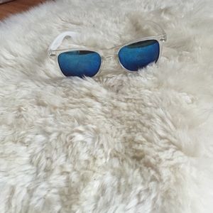 sunglasses clear with blue tint
