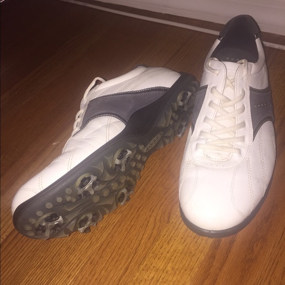 Golf shoes