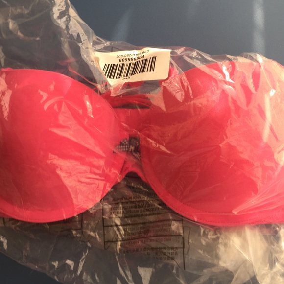 Never even opened gilly hicks bra!
