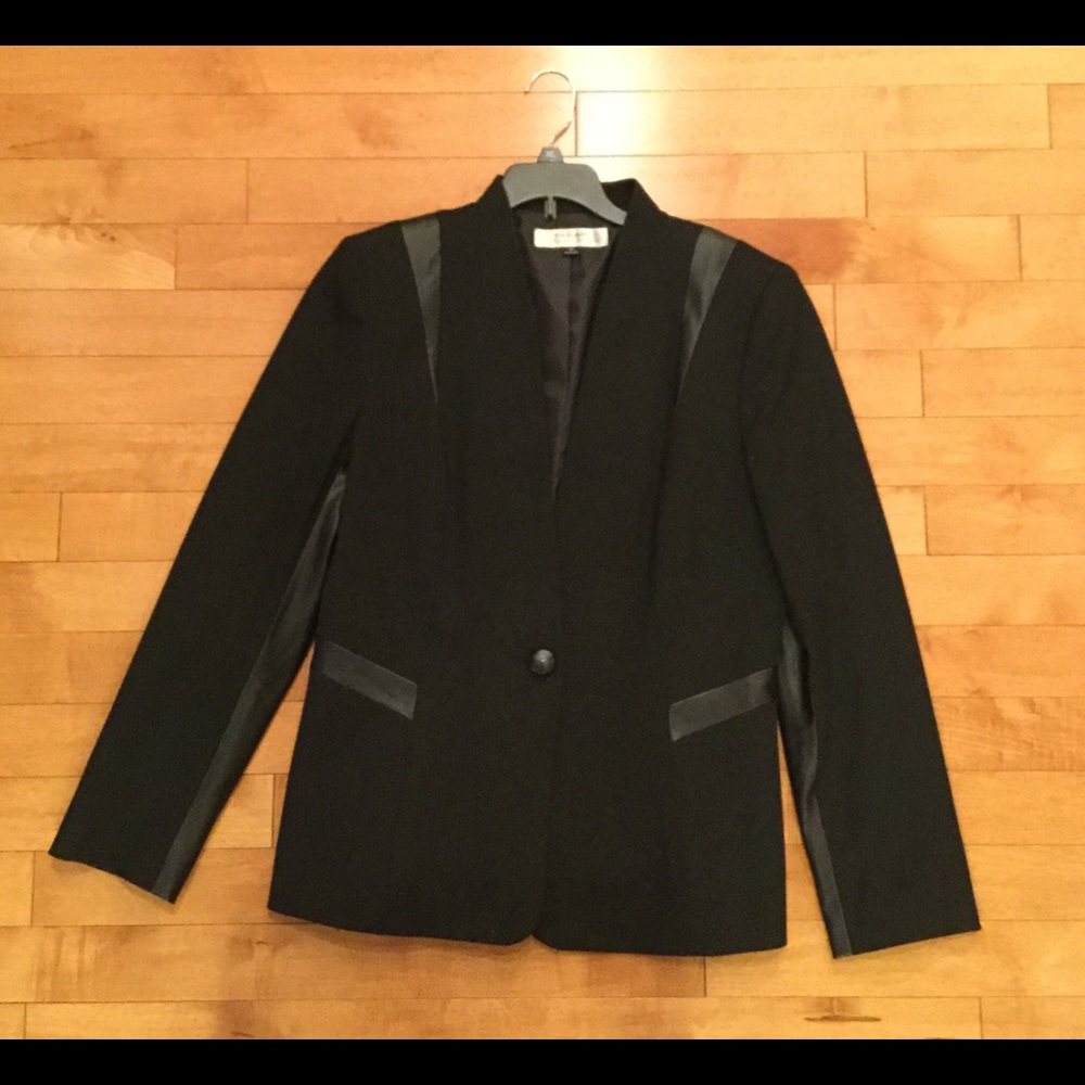 T Tahari leather accent blazer