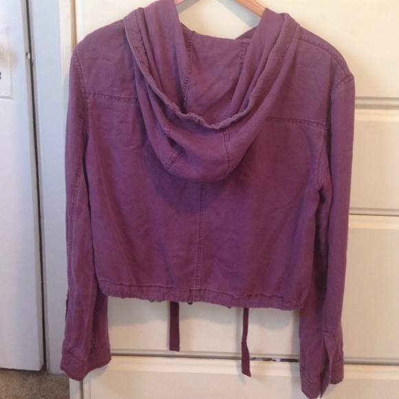 Burgundy light weight jacket - Picture 2 of 3