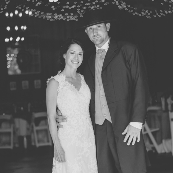 Emmaline Bridal 'Alva' Wedding Gown - Picture 2 of 3