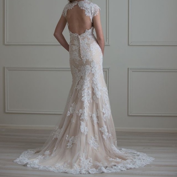 Emmaline Bridal 'Alva' Wedding Gown - Picture 3 of 3