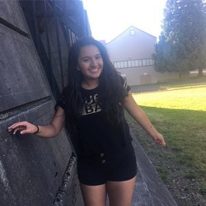 Meet your Posher, Noelia