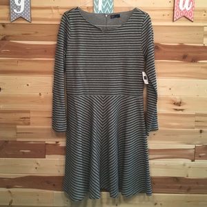 GAP fit & flare dress - NEW WITH TAGS 🌺