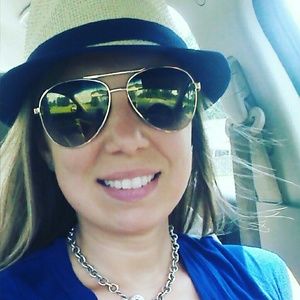 Meet your Posher, Amber