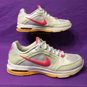 NIKE AIR STRONG training/running . 40.5 9