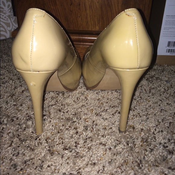 Steve Madden Nude Heels Sz 9 - Picture 4 of 4