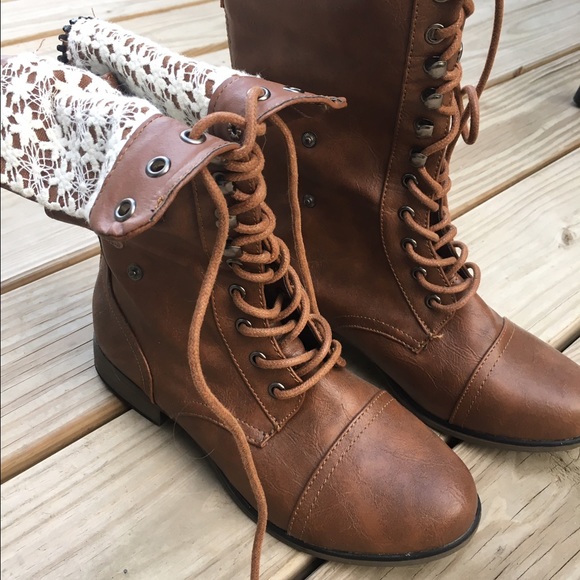 SOLD ✖️ Combat Boots 👢