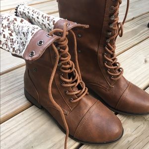 SOLD ✖️ Combat Boots 👢