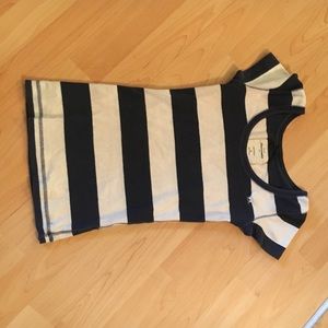 Abercrombie striped tee size med