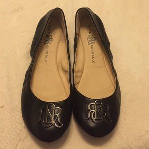 Rock and republic black cruelty free flats