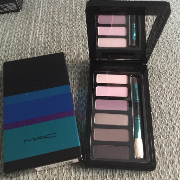 MAC Enchanted Eve Eyes/Mauve