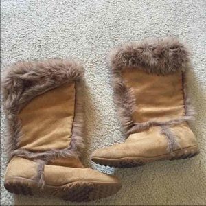 Fur boots