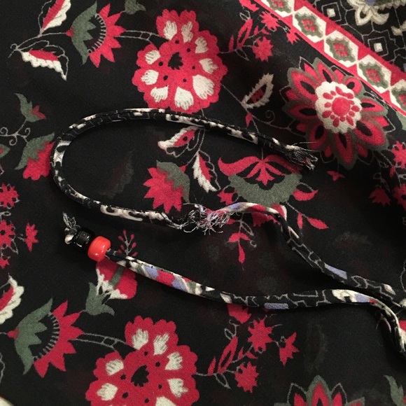 Boutique Tunic 🌺 - Picture 3 of 3