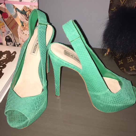Emerald Suede Pumps